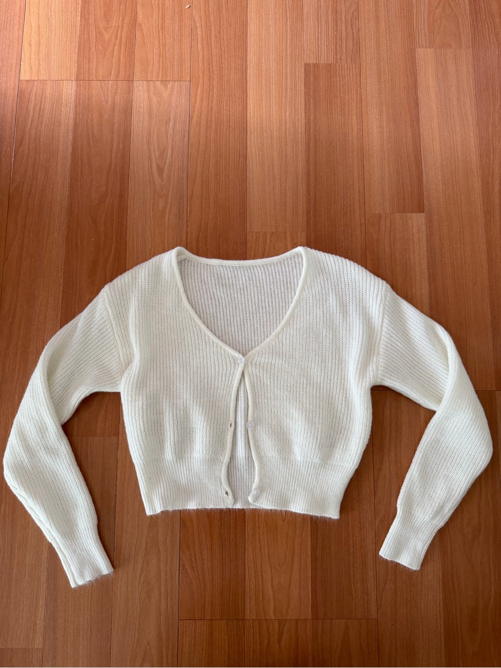 Verdusa Cream White Cropped Knit Button Front Cardigan